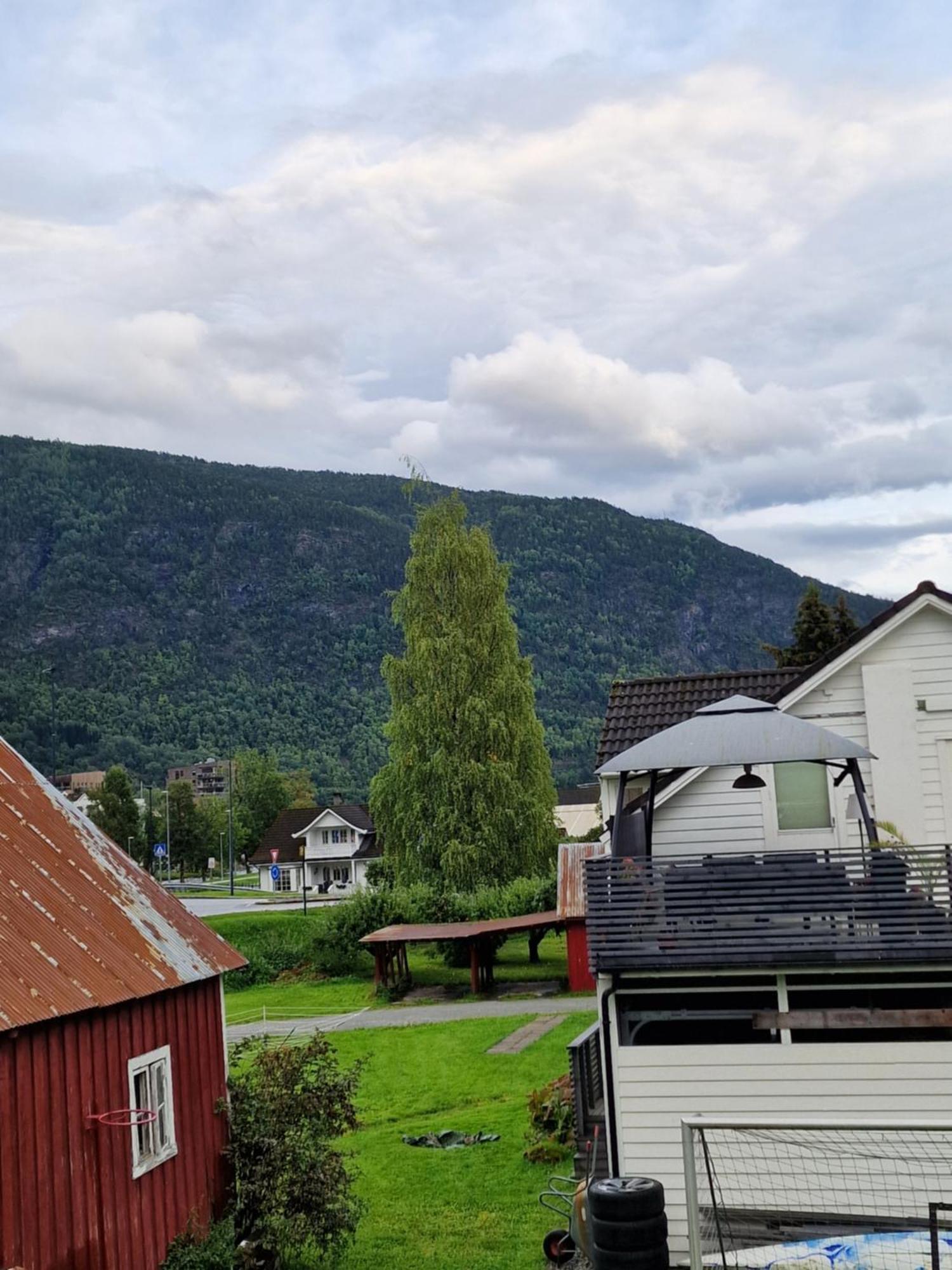 Rom I Bofellesskap Lejlighed Sogndal Eksteriør billede